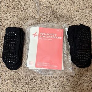 Coolmate's Athletic Grip Pilates Socks - Black